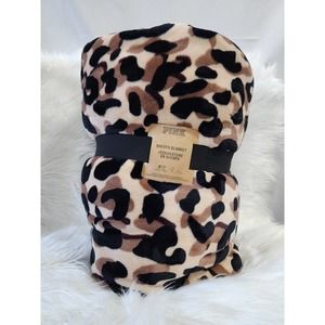 Victoria's Secret PINK Leopard Print Black Sherpa Blanket 60 in by 72 in NEW